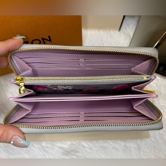 Louis Vuitton•Garden Monogram Zippy Wallet - RARE 🦄 - Picture 3 of 6